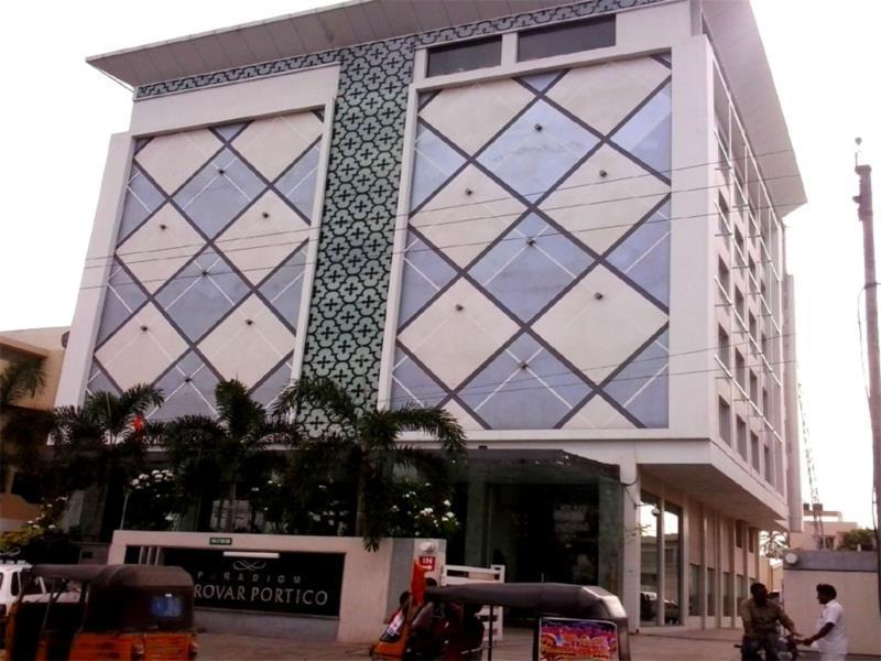 Paradigm Sarovar Portico Kākināda Exterior foto