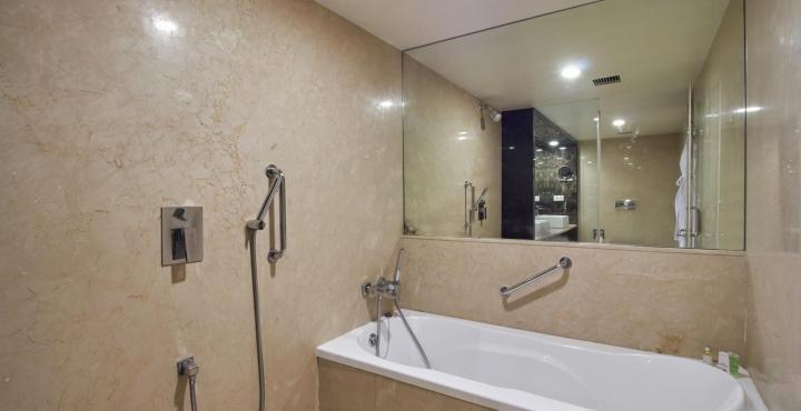 Paradigm Sarovar Portico Kākināda Exterior foto